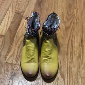 New yellow boots size 9